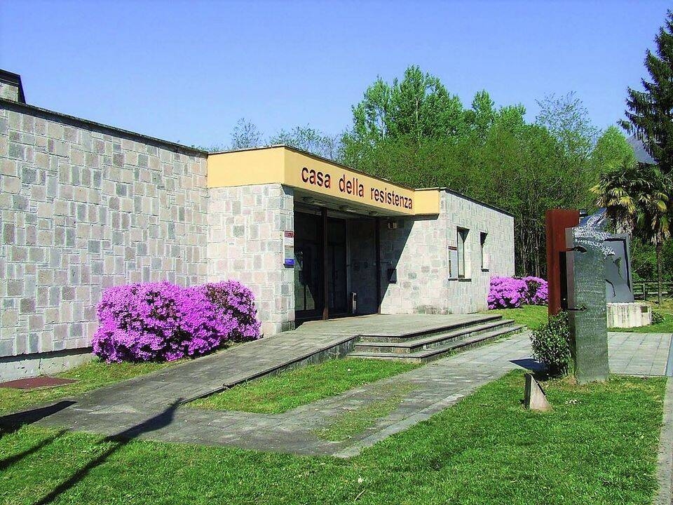 Immagine: casa della resistenza ingresso