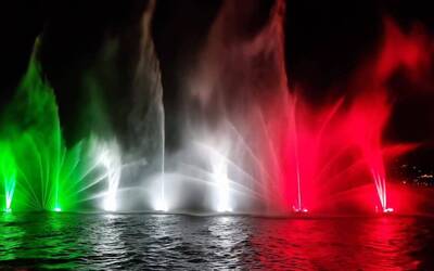 Color Water Show
